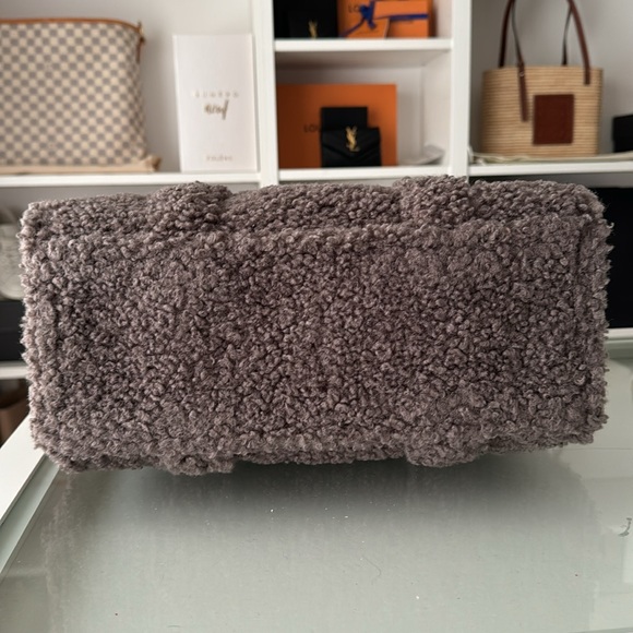 MARC JACOBS Medium Teddy Tote Bag + Crossbody Strap - Picture 12 of 14